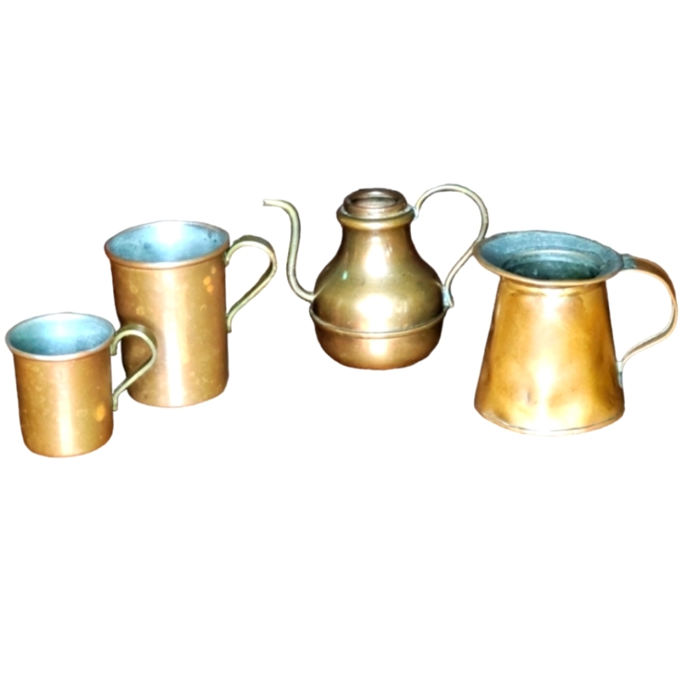 Set of 4 miniature cups/pitchers